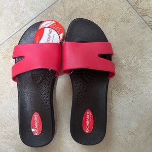 Red Okabashi slides. NWT